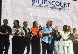 Bárbara Perpétuo recebe premiação SUPERA, uma franquia ousada e inovadora.