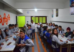 Alunos exercitam o cérebro na aula com ábaco em Peruíbe (SP)